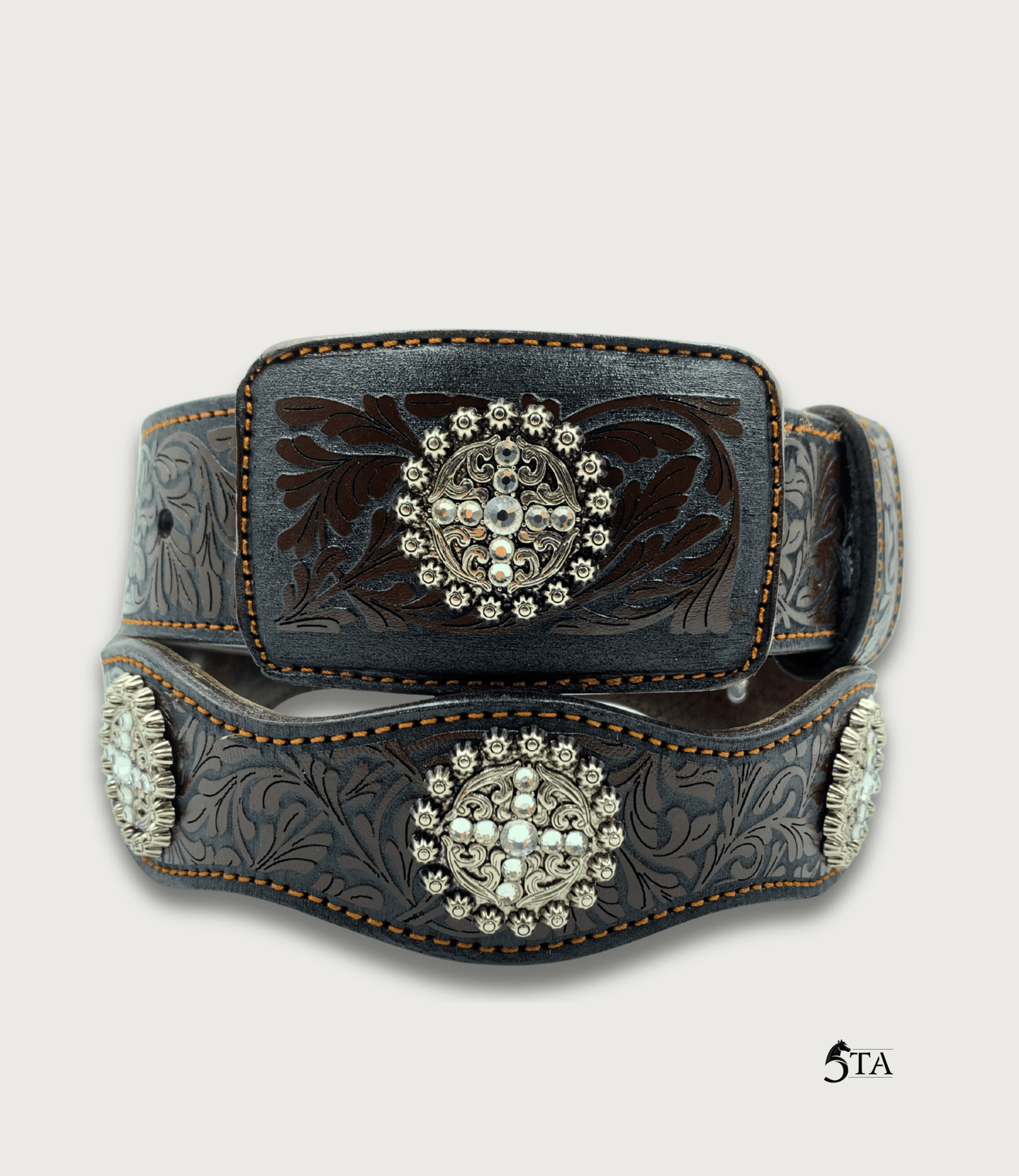 Cinto Láser y Concho Metálico Brillante