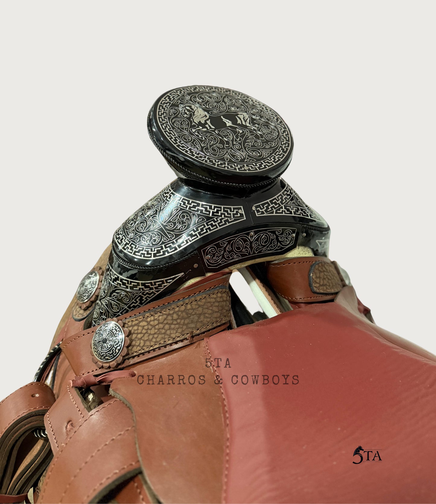 Montura Charra Piel Cuello de Toro y Fuste con Herraje