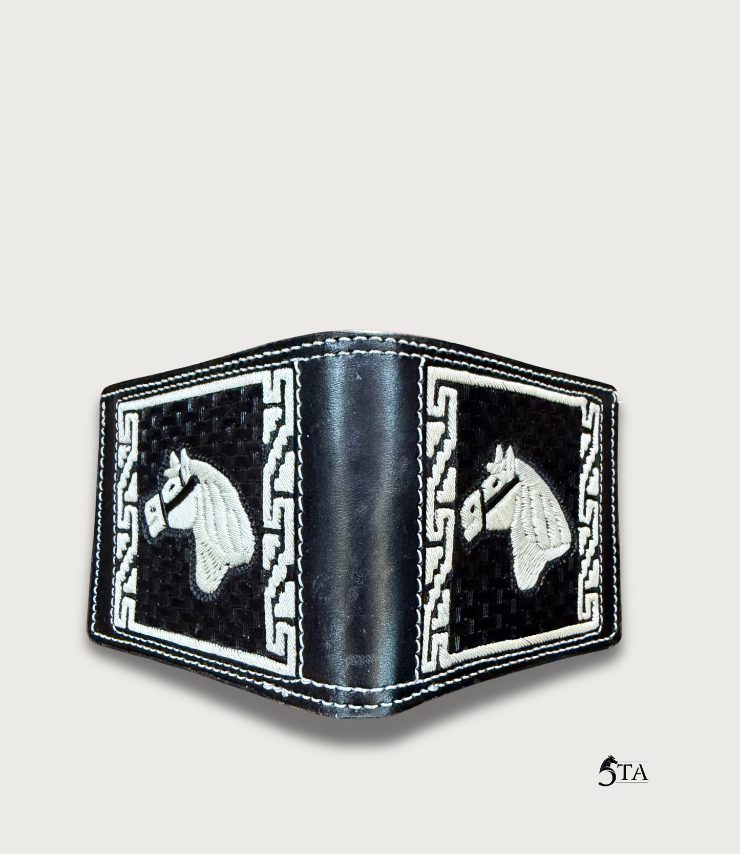 Cartera Piteada y Cincelada Figura Caballo