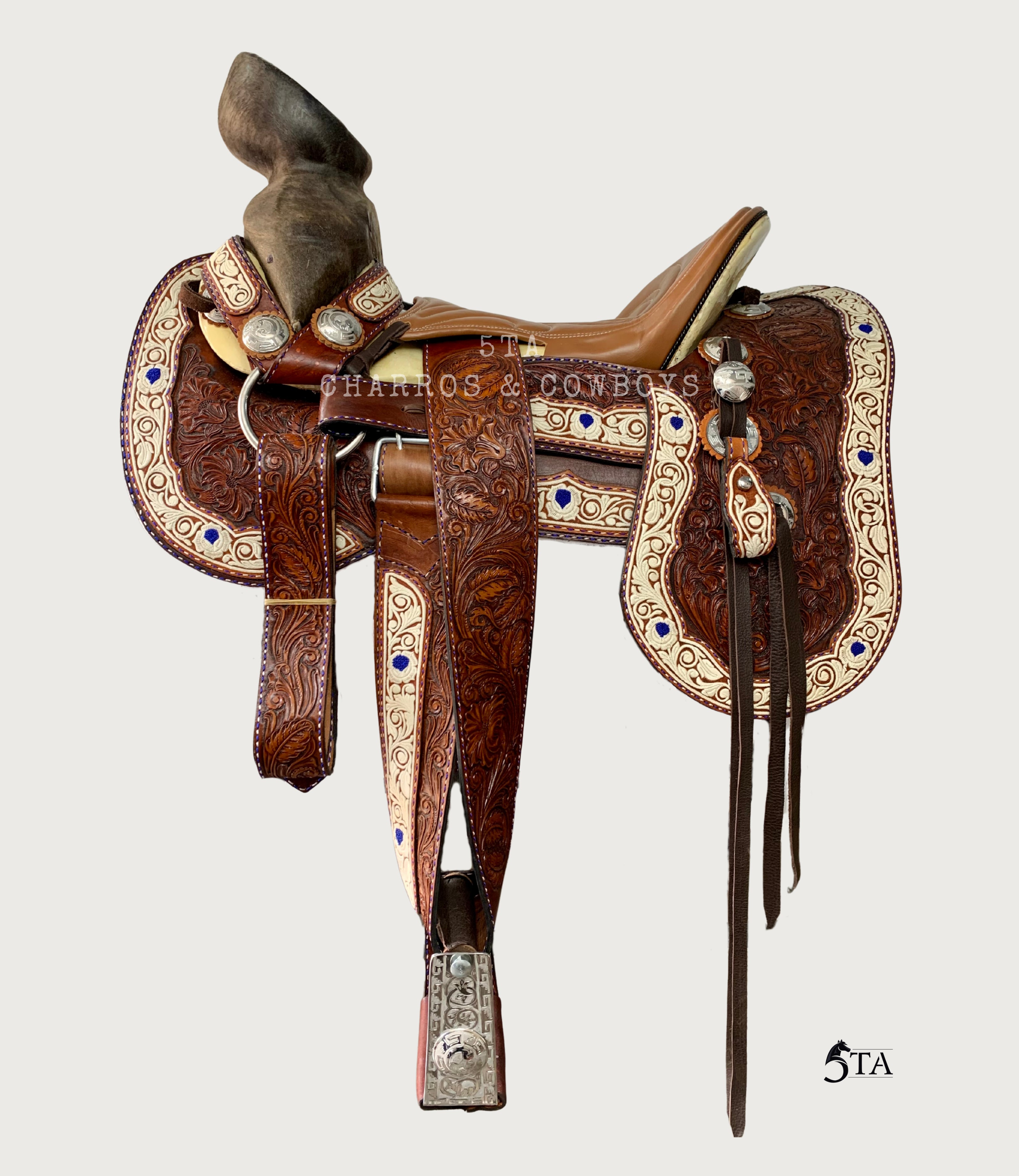 Montura Charra Piteado Original y Cincelado con Cantinas
