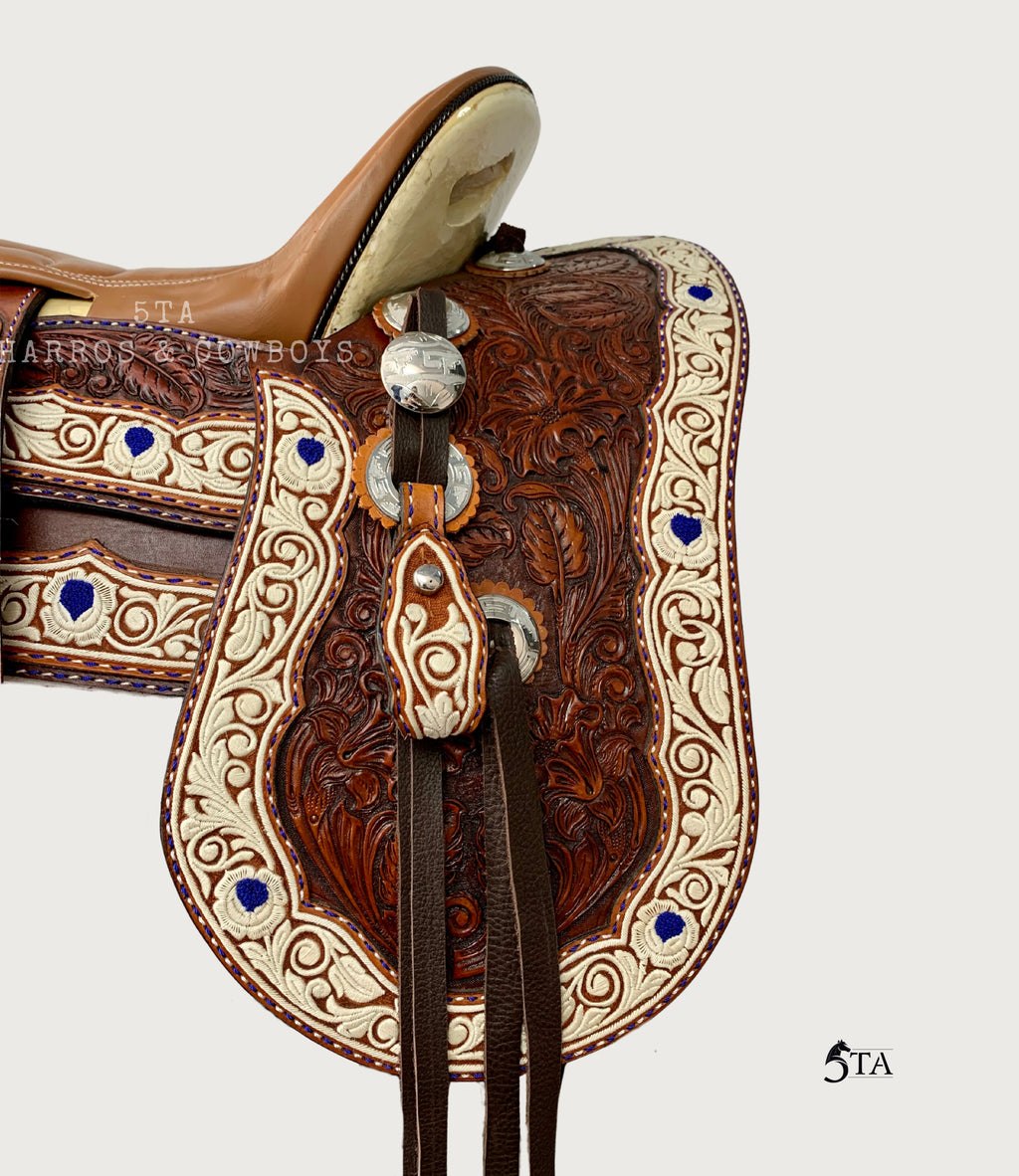 Montura Charra Piteado Original y Cincelado con Cantinas