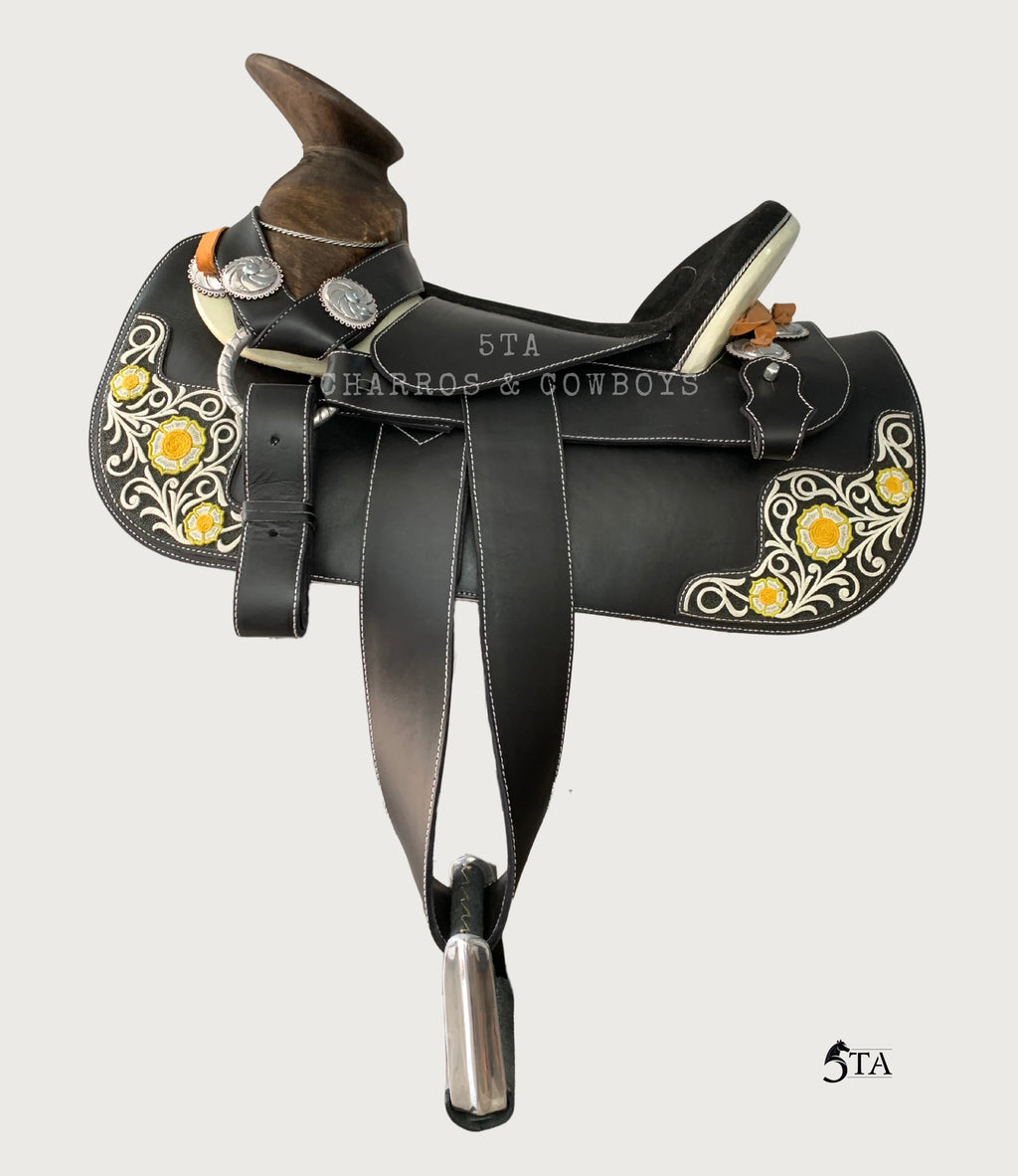 Montura Charra Piteada Piel Látigo Americana