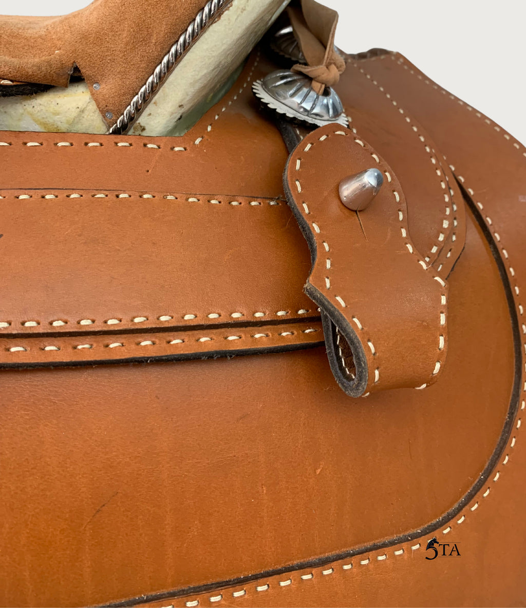 Montura Charra Bastos Cuadrados Cocida a Mano con Pita