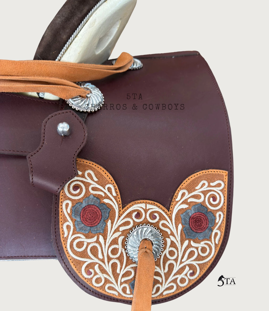 Montura Charra Piteada con Cantinas