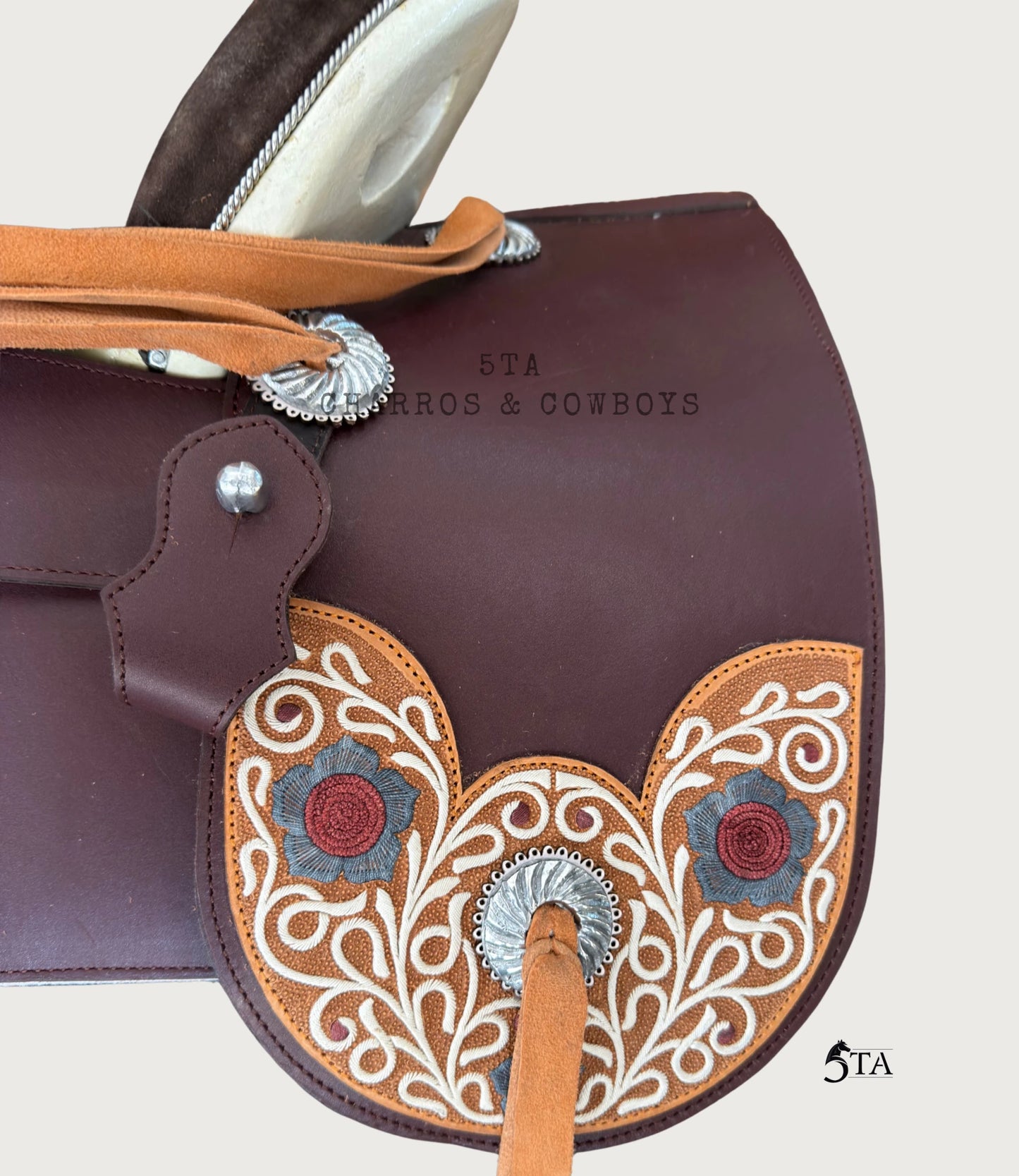 Montura Charra Piteada con Cantinas